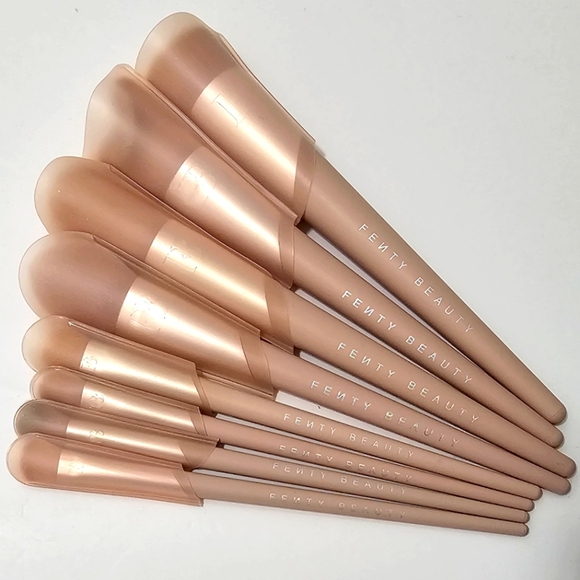 FENTY Beauty by Rihanna- Makeup Brush Set of 8 - Picture 1 of 11
